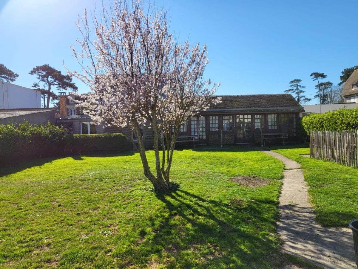 Hotel De Normandie Saint-Aubin-Sur-Mer  Εξωτερικό φωτογραφία